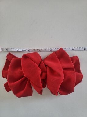 3/$30 Vintage 80s Red Ruffle Hair Clip